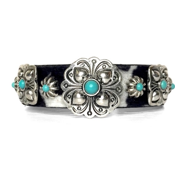 New Handmade Genuine Leather Handcrafted Triple Flower Snap Bracelet - Picture 4 of 5